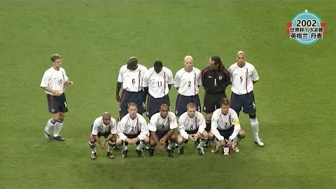 巴萨海报揭晓：库蒂尼奥居中，佩德里与格列兹曼同框亮相